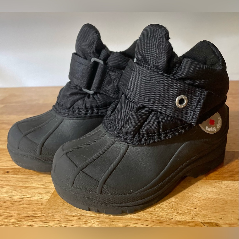 HICHAUD BABY CHOO BLACK TODDLER ANKLE WINTER BOOTS WITH VELCRO STRAPS SIZE 7